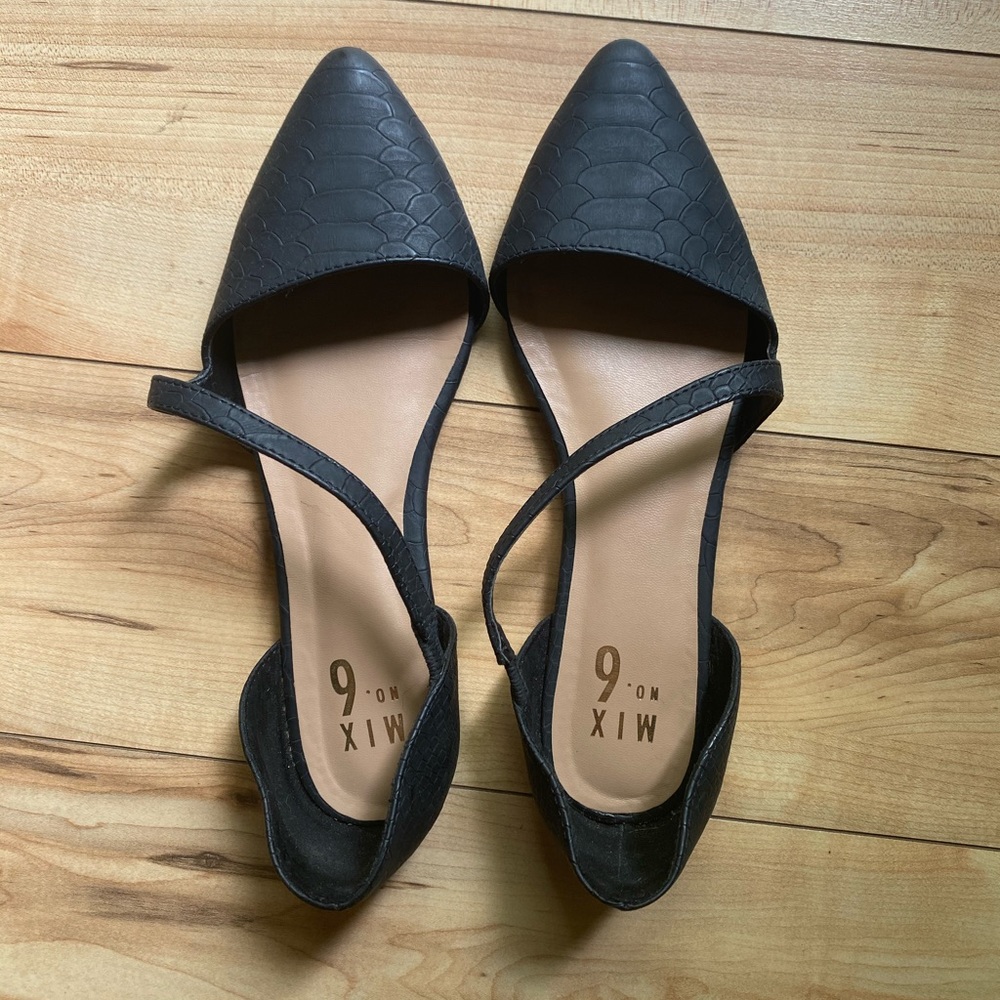 Mix No. 6 black flats!